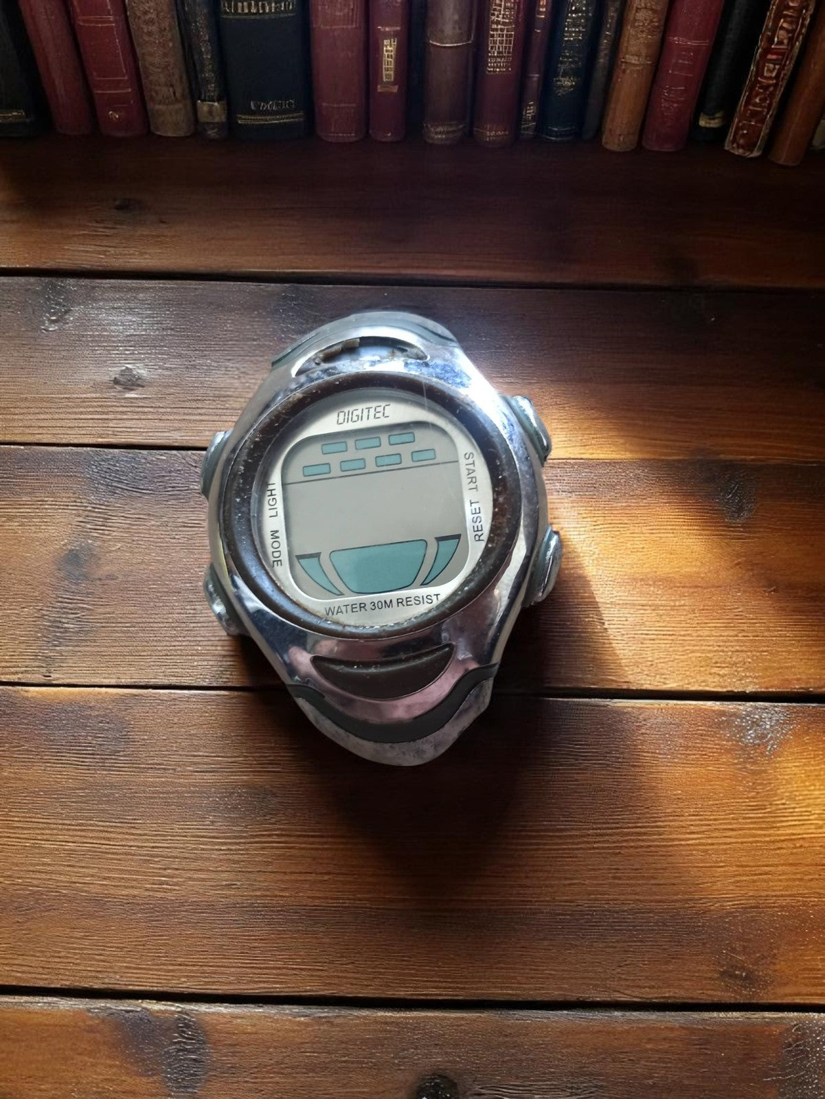 Montre digitale homme Digitec vintage rétro étanche 30M non testée