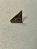 Vintage pin's Isardrome triangle noir doré collection aviation (Ref 15)