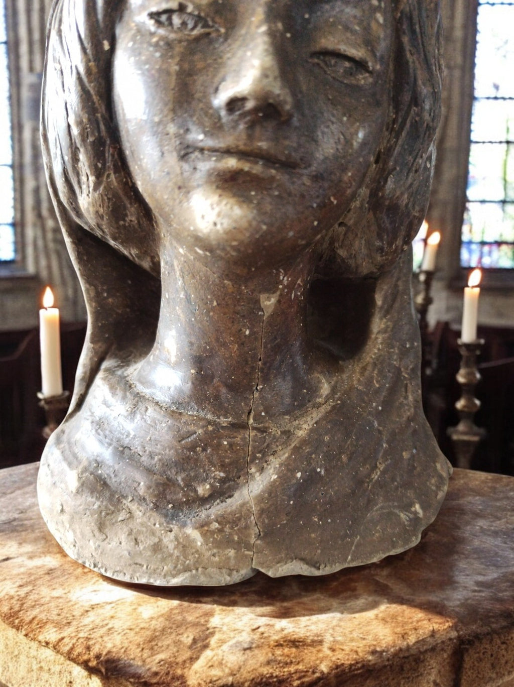 Buste femme pierre sculptée style gothique médiéval patine authentique