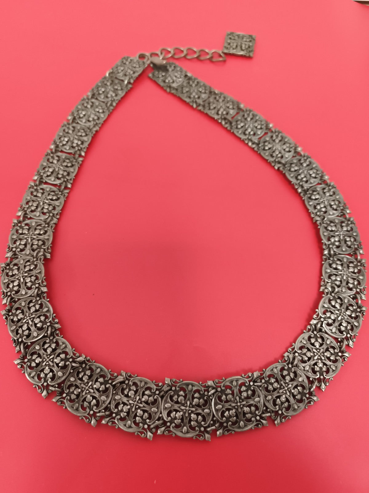 Ceinture ancienne femme motif ajouré style rétro, finition argentée, vintage