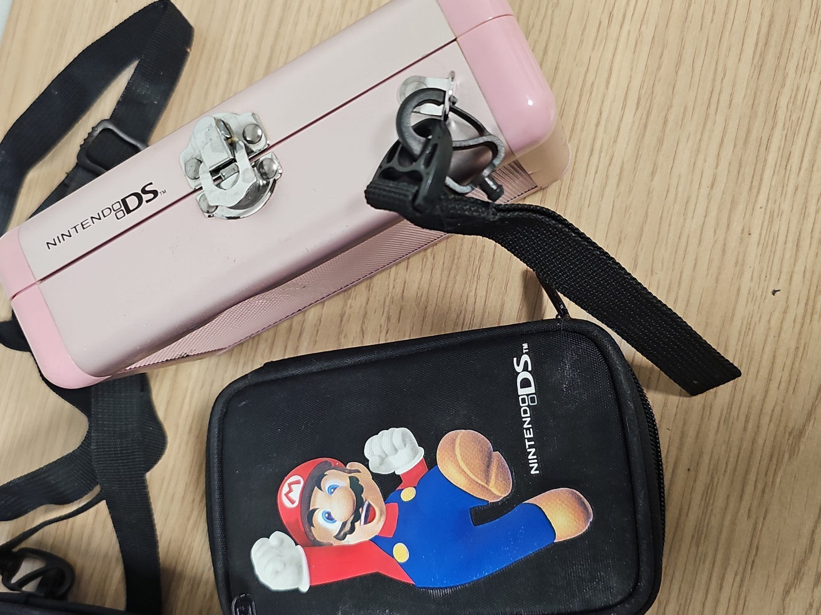 Lot housses Nintendo DS Mario Super Mario, sacoche, étui, mallette rose
