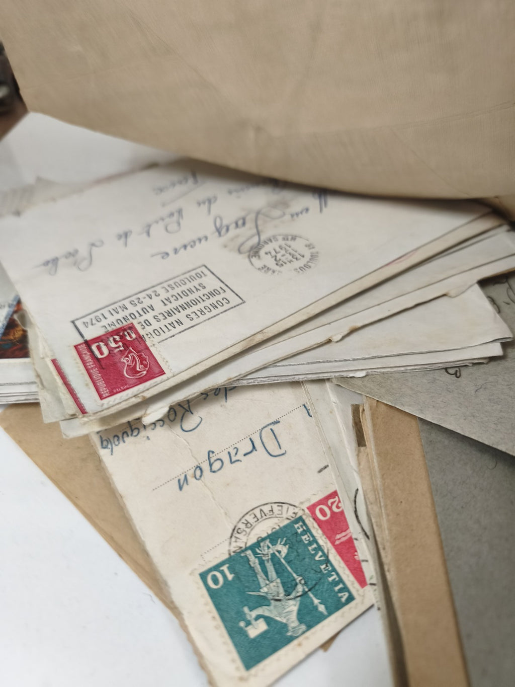 Très gros lot ancien d?enveloppes philatélie timbrées, correspondances diverses