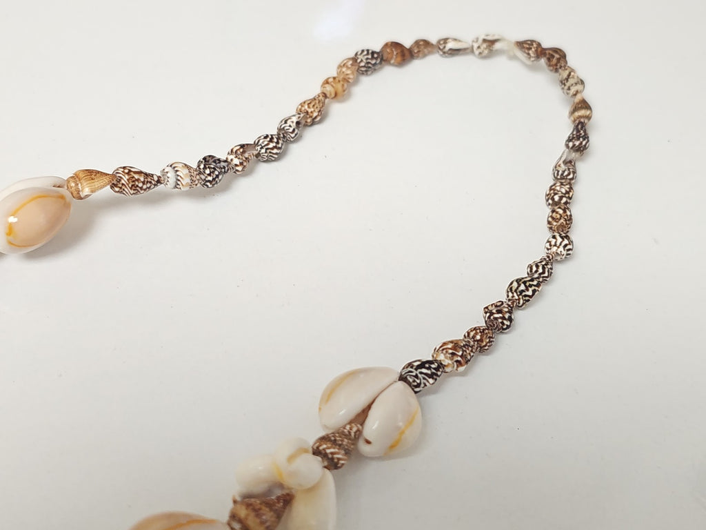 Collier vintage en coquillages authentiques, bijou ancien rétro pour collectionn