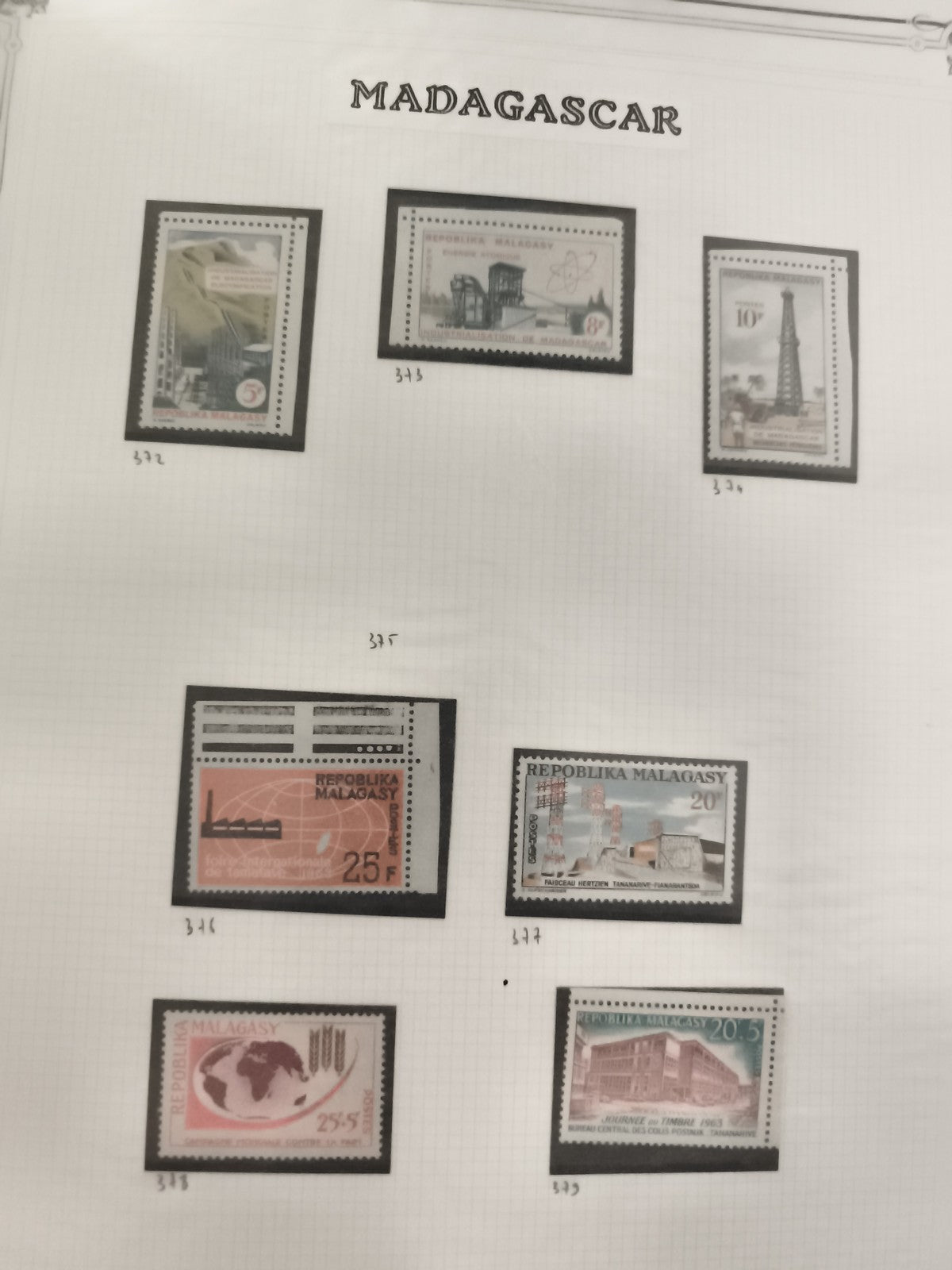 Timbres Madagascar thématiques industrie science lot 7 neufs philatélie