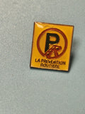 Vintage pin's La Prévention Routière jaune logo PR sécurité routière ancien