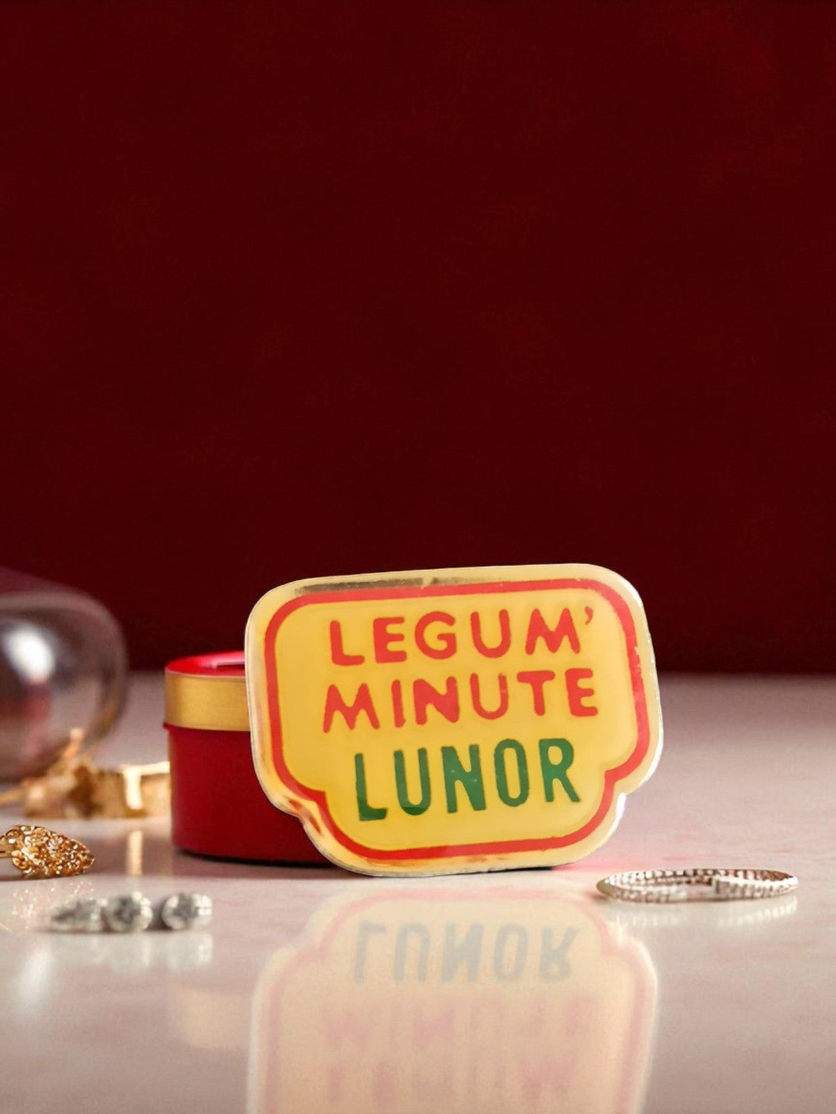 Pin's publicitaire vintage Lunor Legum' Minute édition limitée jaune rouge