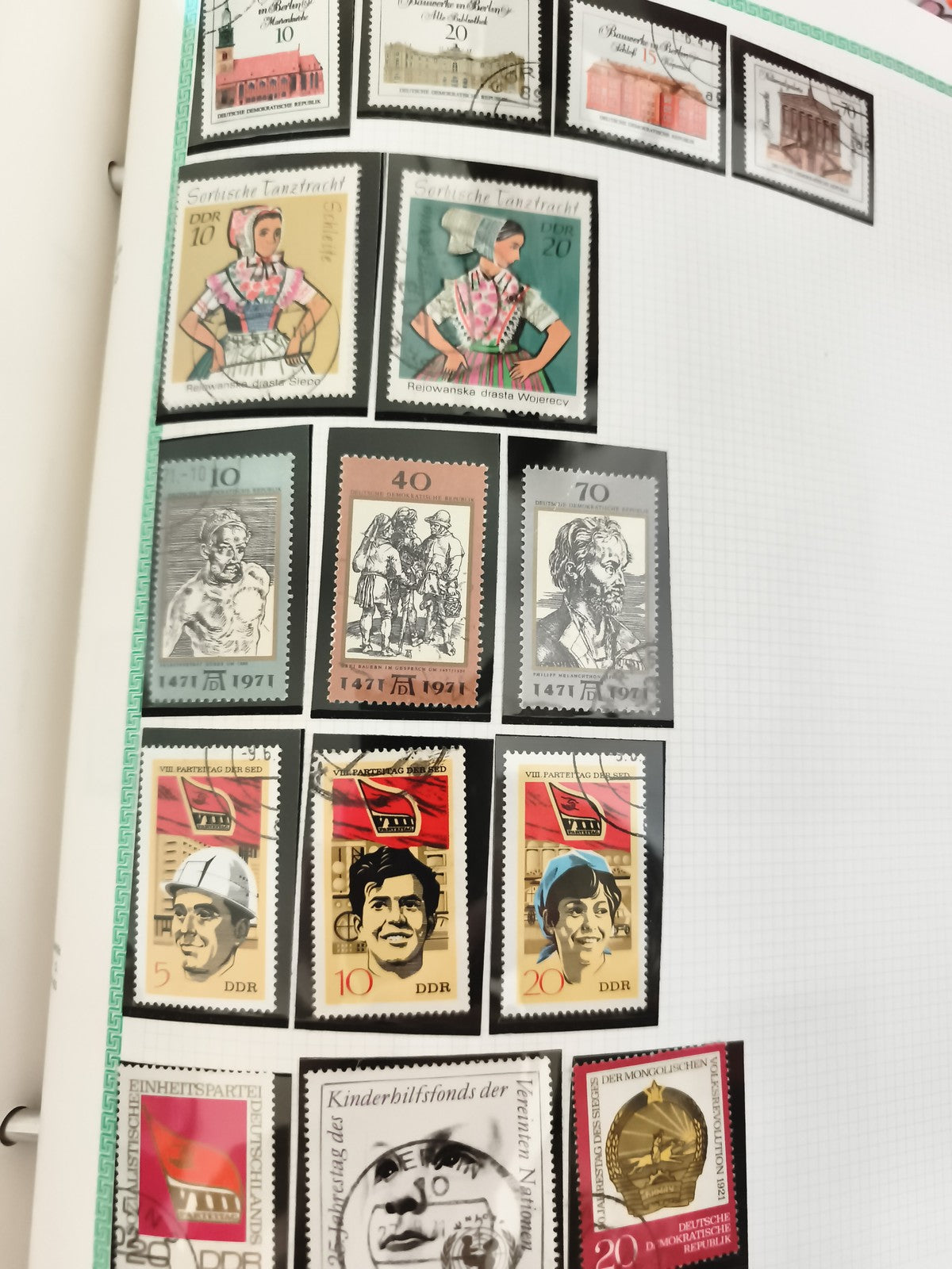 Timbres DDR Allemagne de l’Est oblitérés costumes monuments portraits