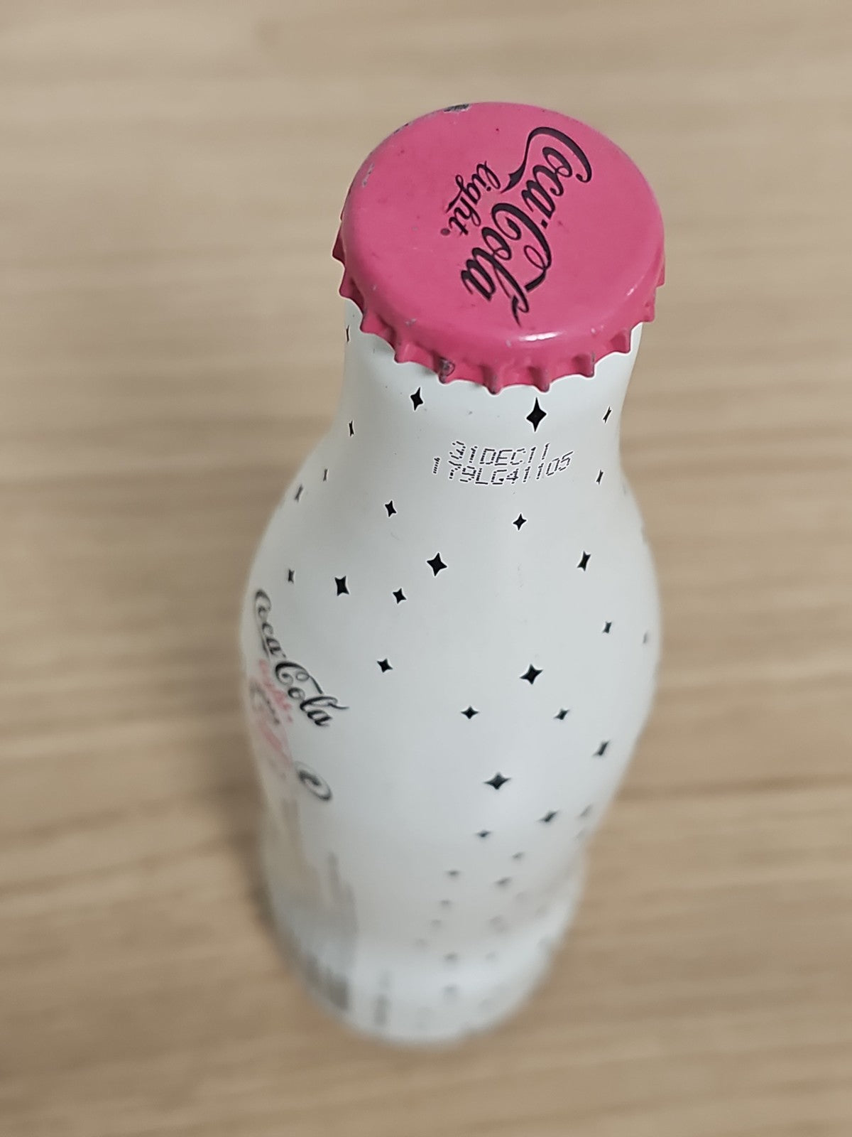 Bouteille Coca Cola pleine édition Karl Lagerfeld design unique, objet décoratif
