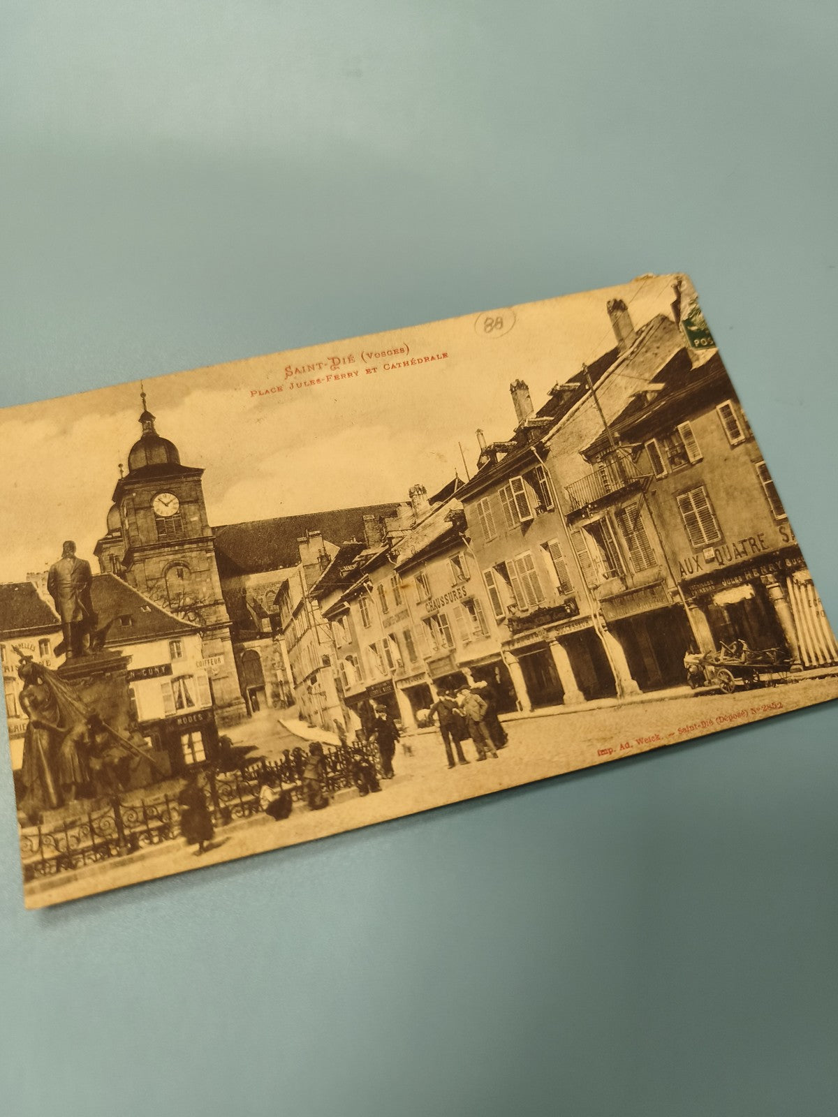 Ancienne carte postale animée Saint-Dié Place Jules-Ferry cathédrale vintage