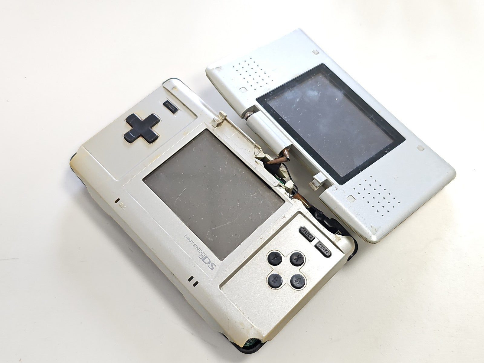 Console Nintendo DS à réparer ou pour pièces détachées, portable de la marque Ni