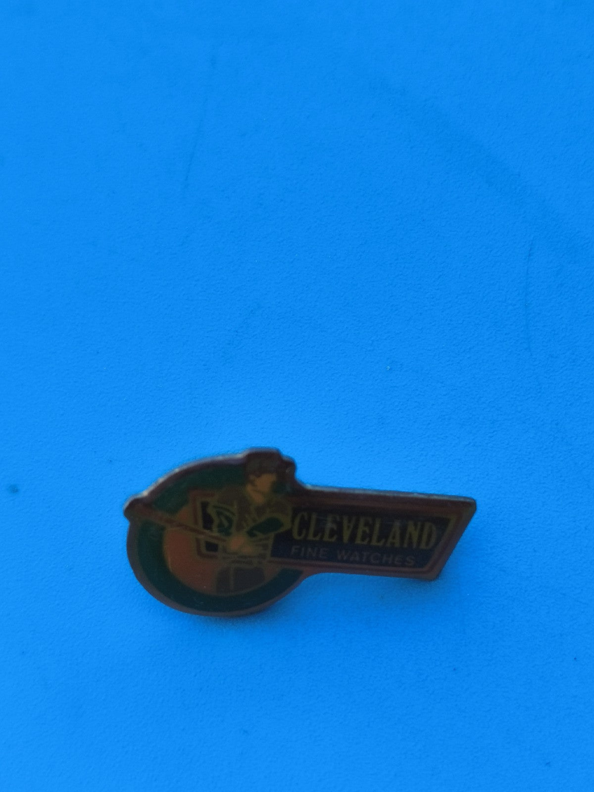 Pin's vintage Cleveland Fine Watches joueur baseball collection rétro