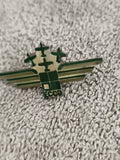 Pin's vintage ECCO avion stylisé vert doré aviation ancien badge (Ref 5)