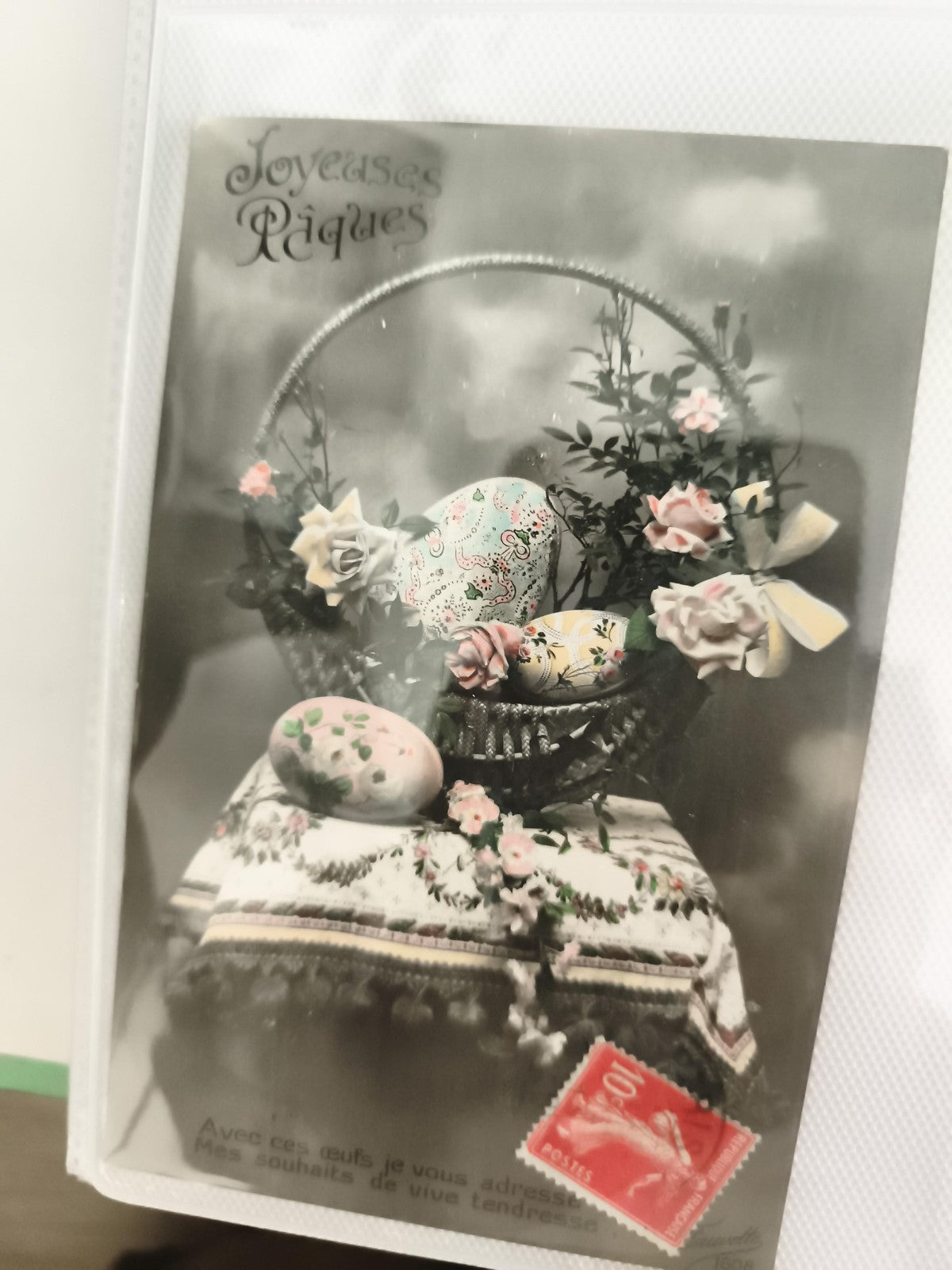 Carte postale ancienne Joyeuses Pâques œufs fleuris timbre CPA vintage
