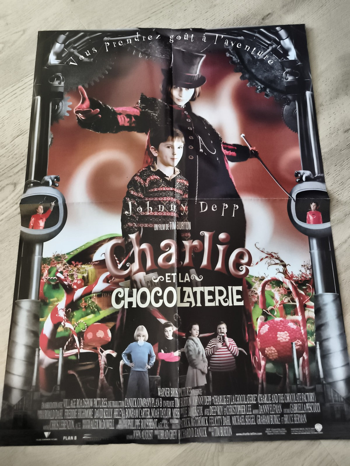 Poster Charlie et la Chocolaterie film Johnny Depp Tim Burton affiche cinéma