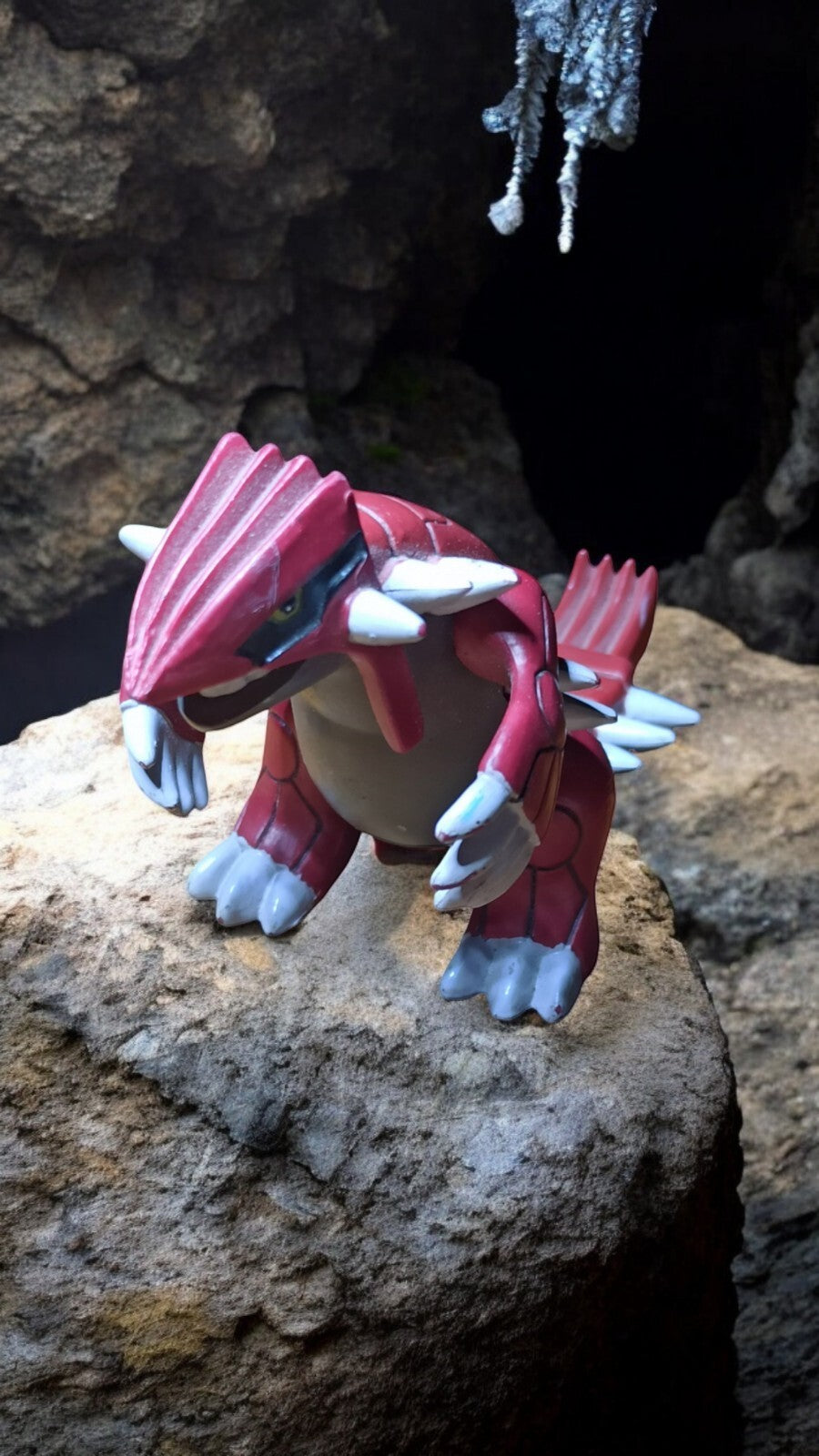 Figurine Pokémon Groudon PVC rouge 2005 2006 monstre articulé
