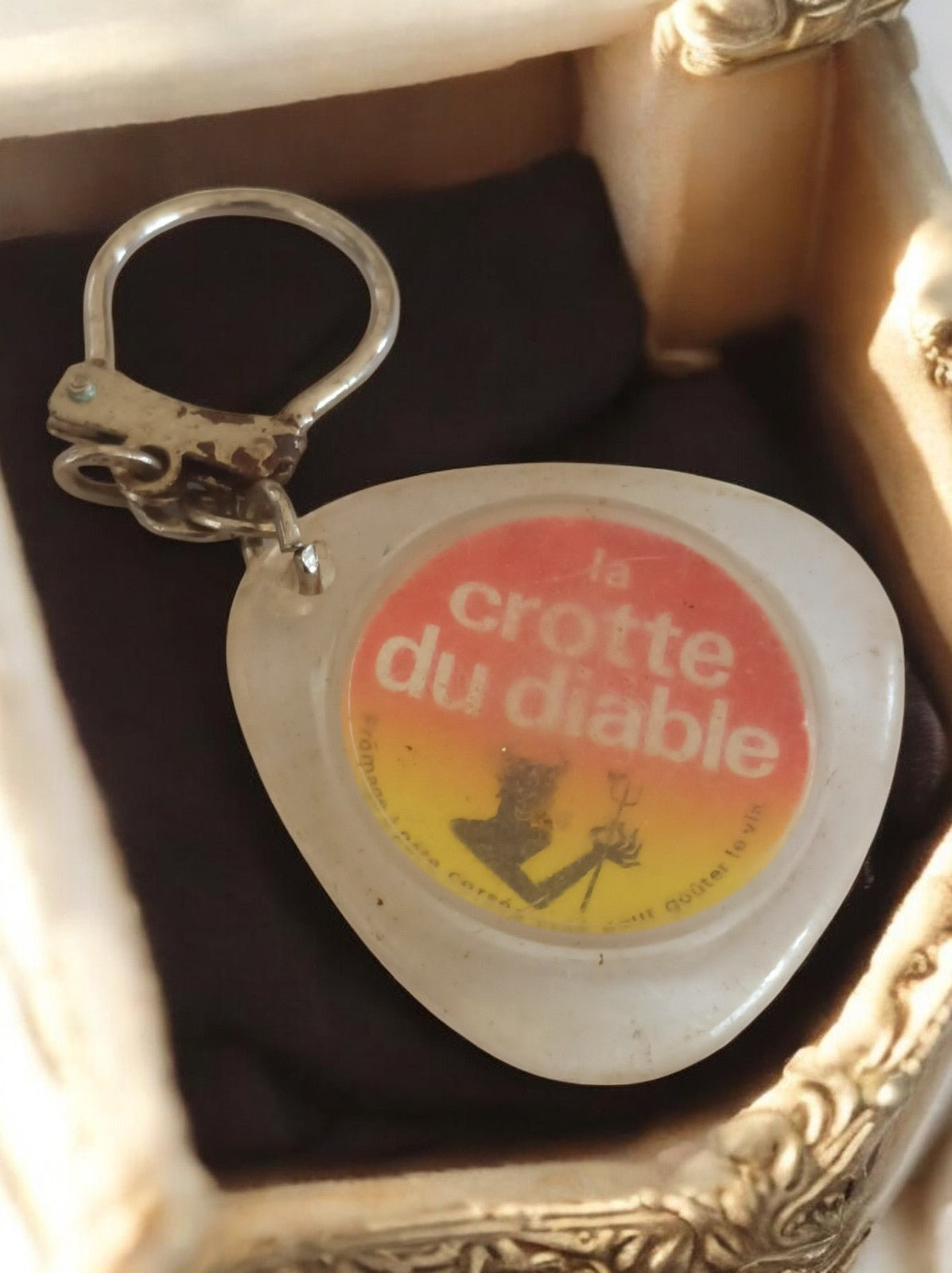 Porte-clés publicitaire vintage La Crotte du Diable alcool France rétro années 7