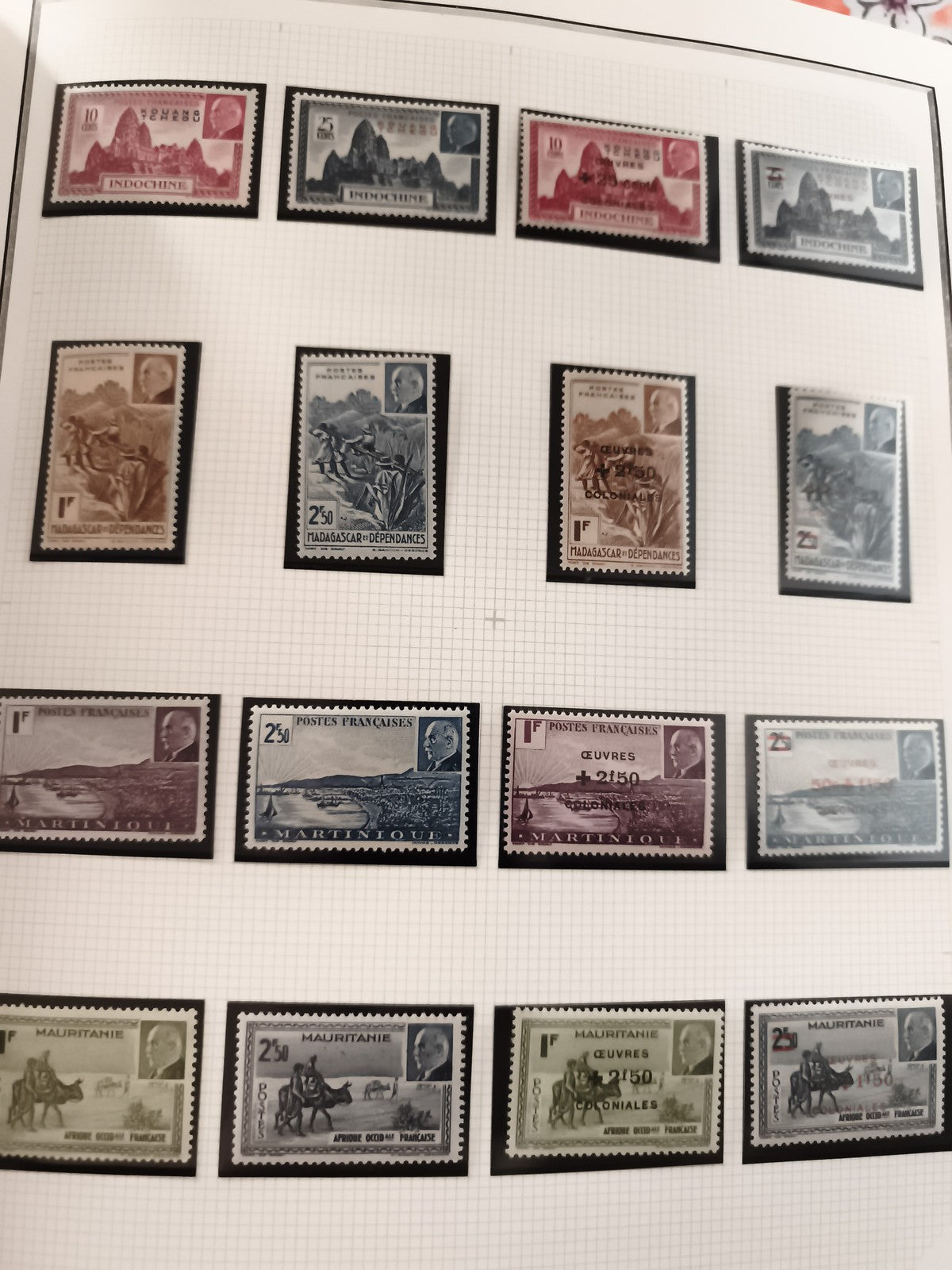 Timbres anciens neufs colonies françaises Indochine Madagascar Martinique Maurit