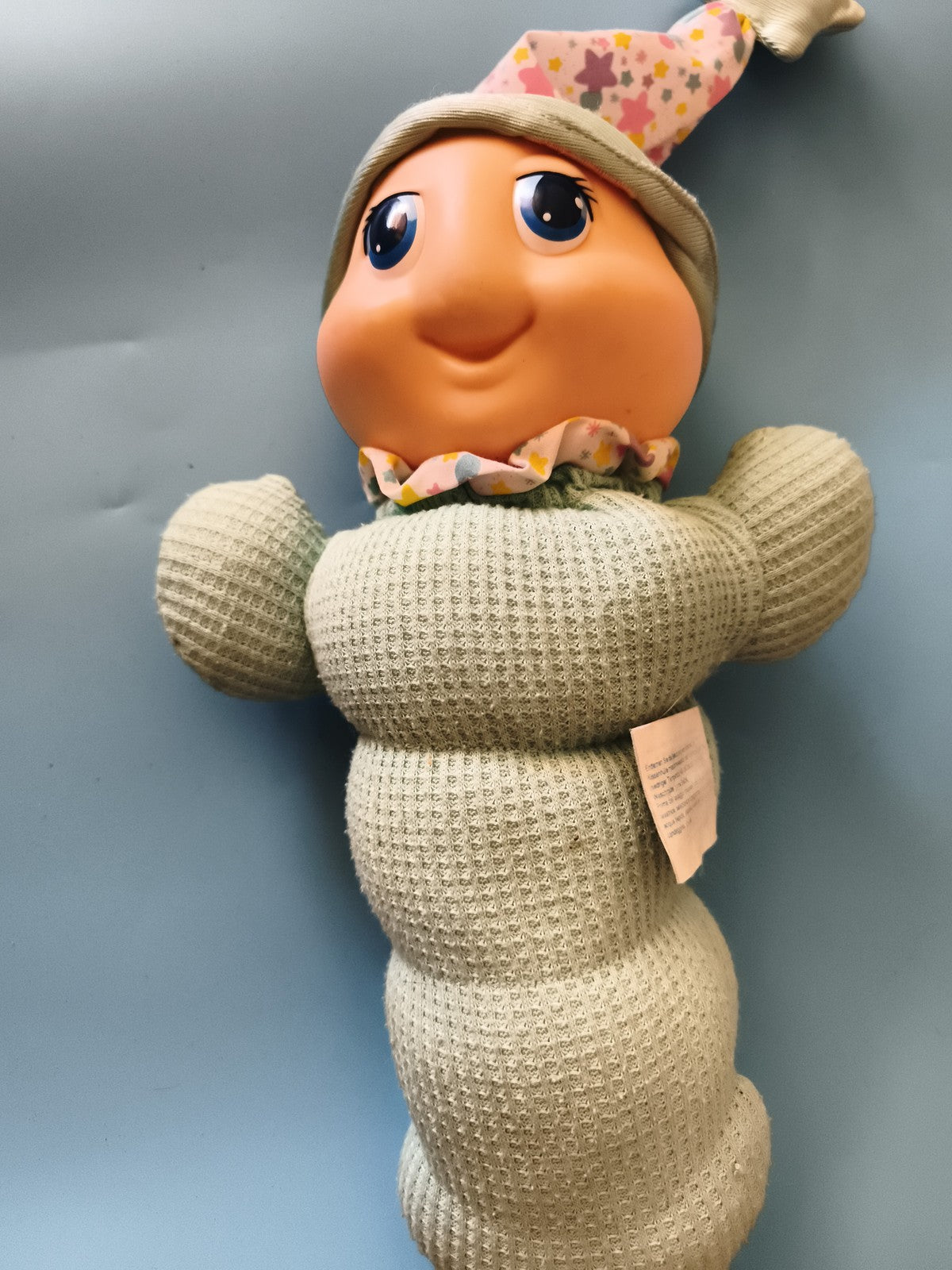 Grande peluche poupée lumineuse pyjama vert bonnet étoilé visage plastique