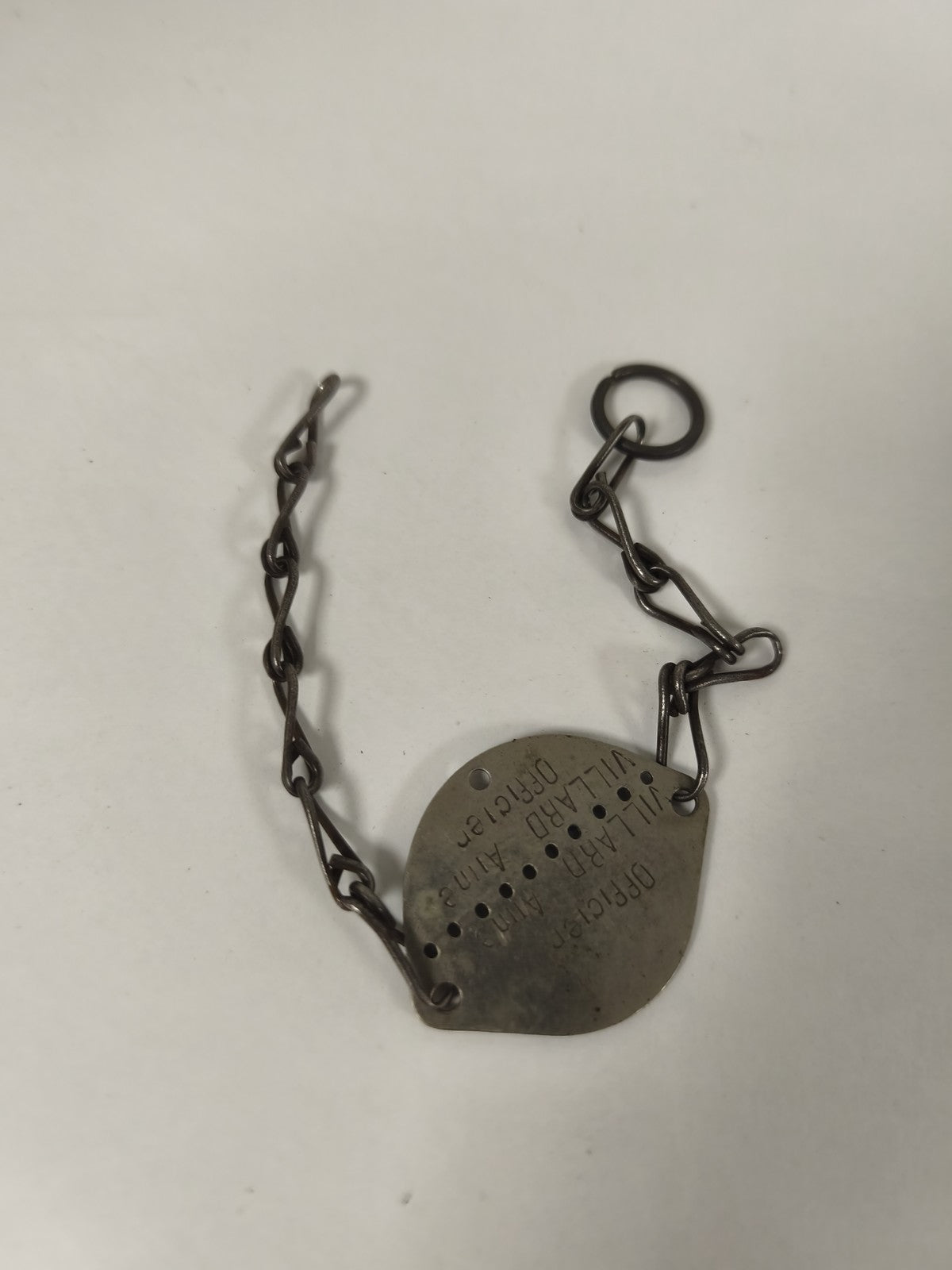 Ancienne plaque d'identité militaire française avec chaîne, vintage collection