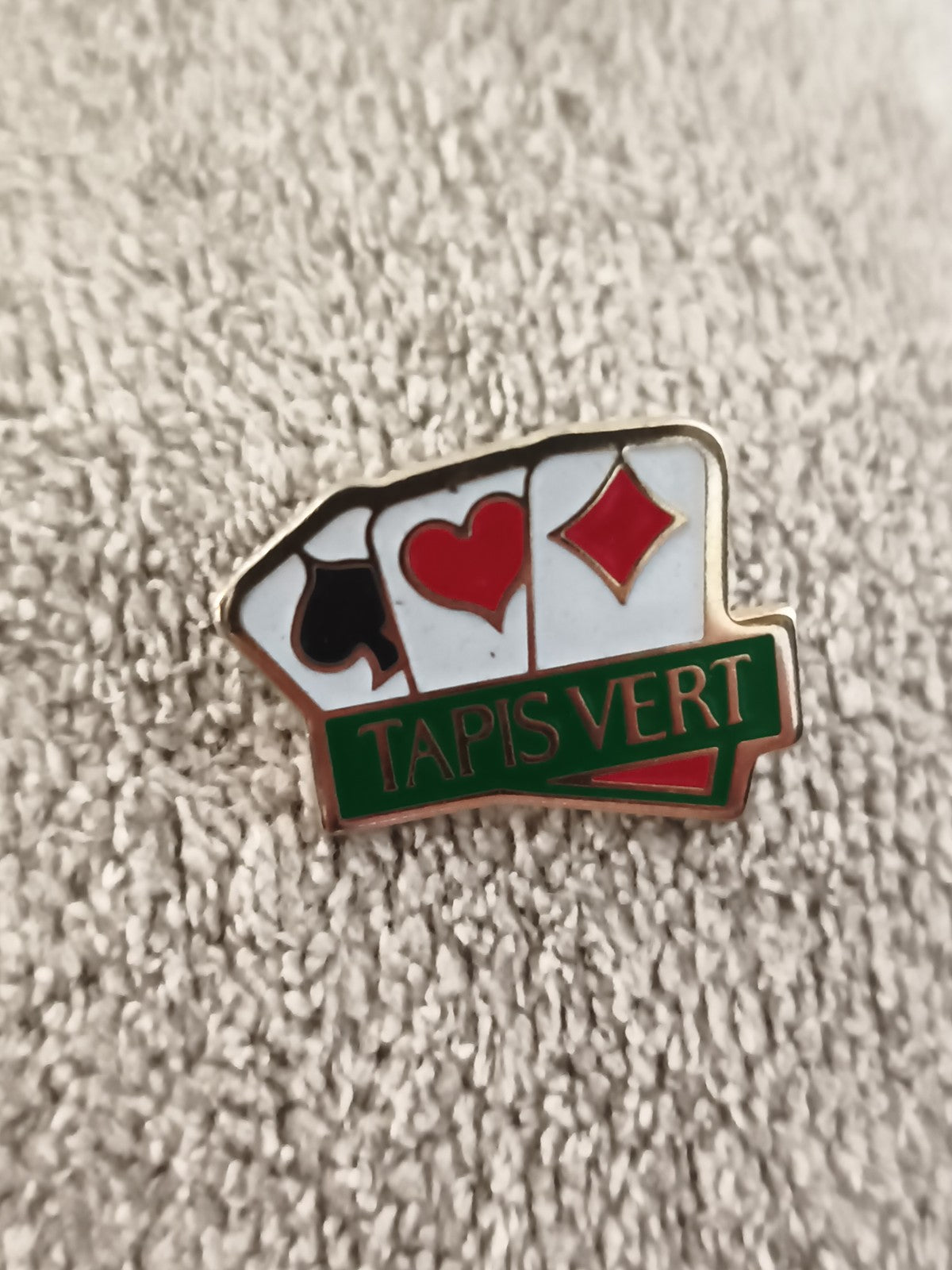 Pin's vintage Tapis Vert jeu de cartes émaillé poker casino badge ancien (Ref 5)