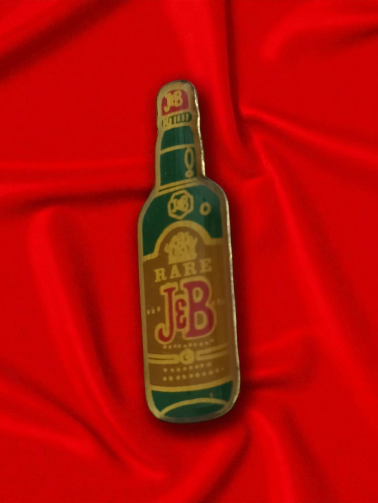 Pin's ancien publicitaire J&B, vintage rétro, bouteille verte, collection alcool