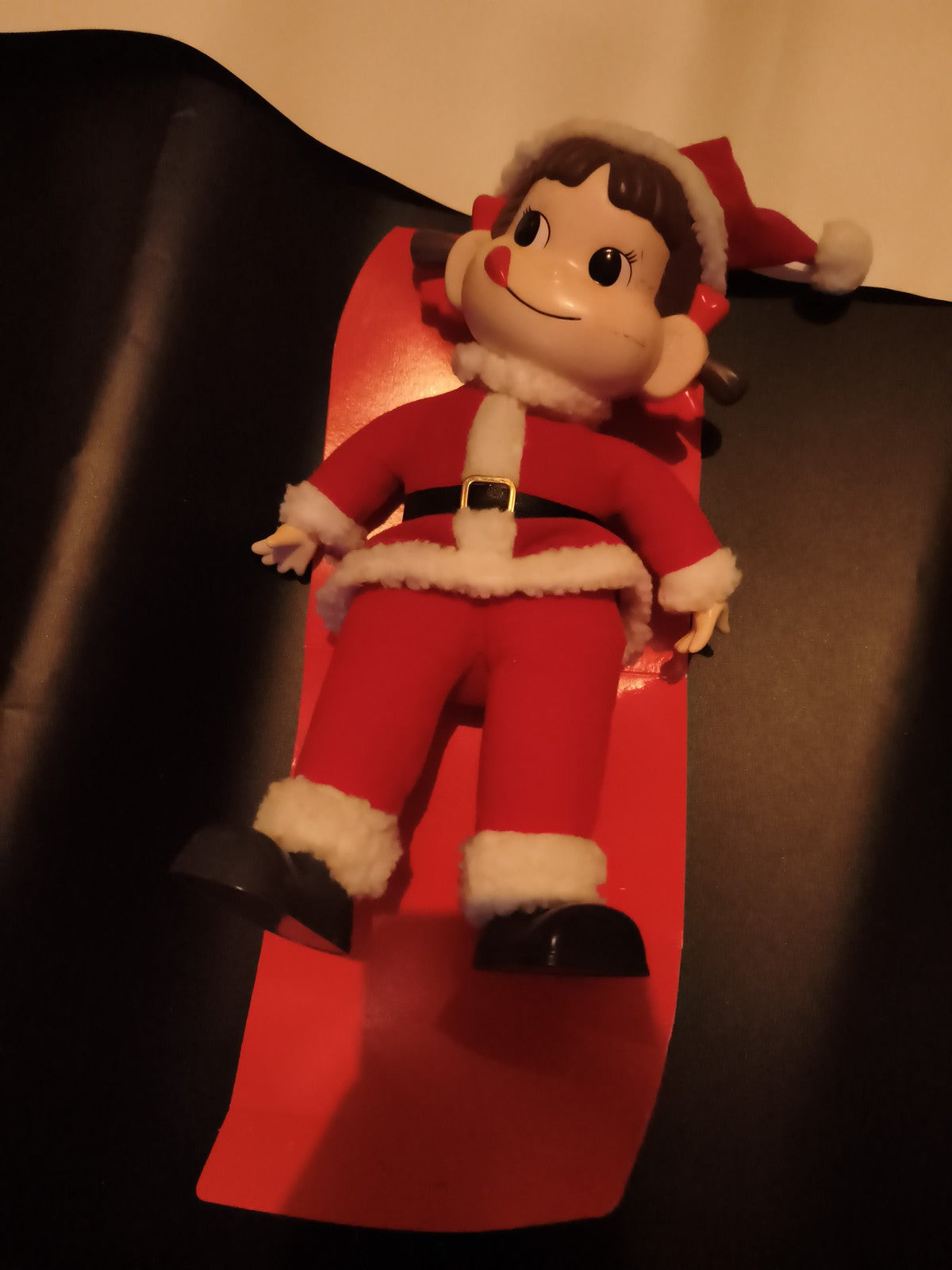 Poupée Peko Chan tenue Père Noël rouge blanc, figurine mascotte, Milky Fujiya
