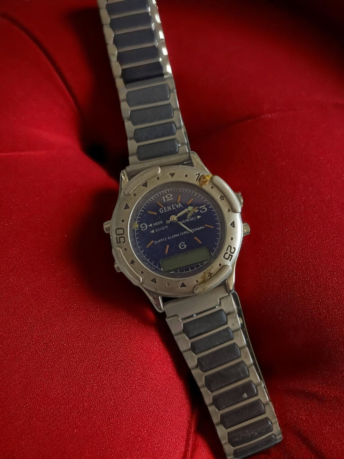 Montre homme vintage Geneva quartz rétro, cadran bleu, bracelet bicolore