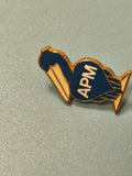 Pin's vintage APM bleu doré, collection, forme oiseau, badge ancien