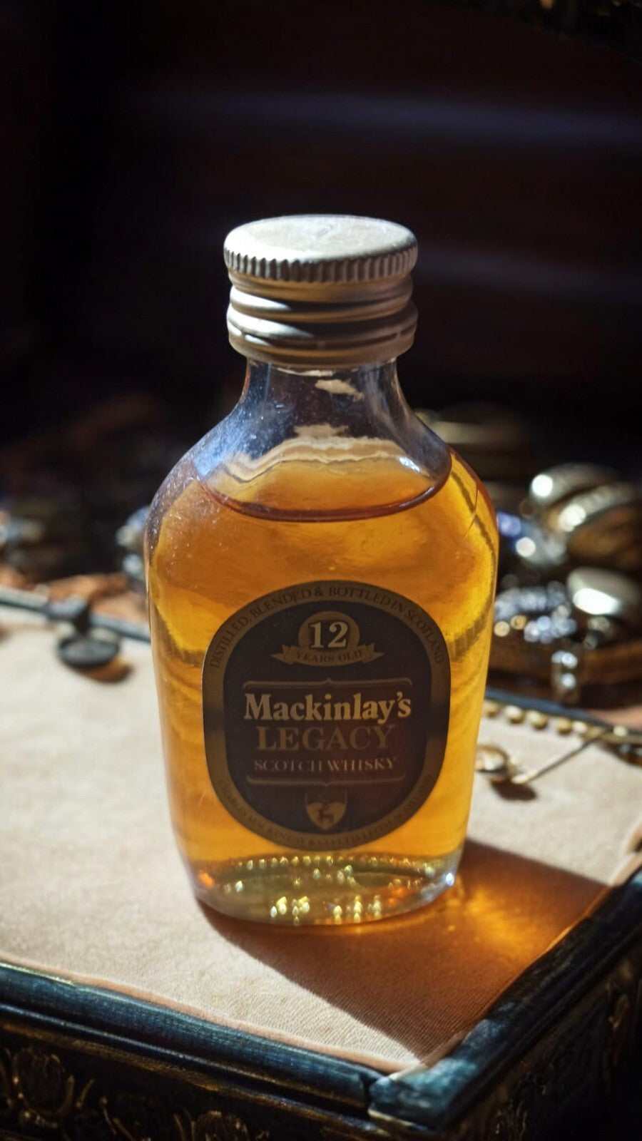 Mignonnette whisky Mackinlay’s Legacy 12 ans – flacon vintage rare