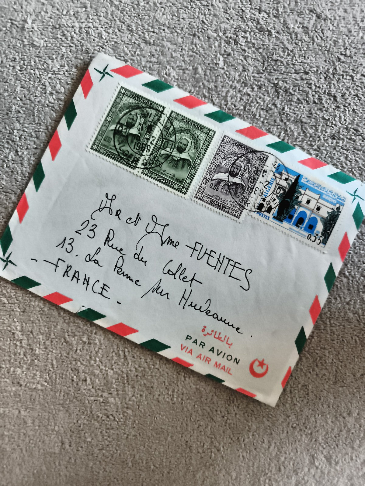 Lettre affranchie Algérie Par Avion timbres décoratifs philatélie France