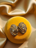 Boucles d’oreilles vintage années 60, aspect doré et strass, clip fantaisie rétr