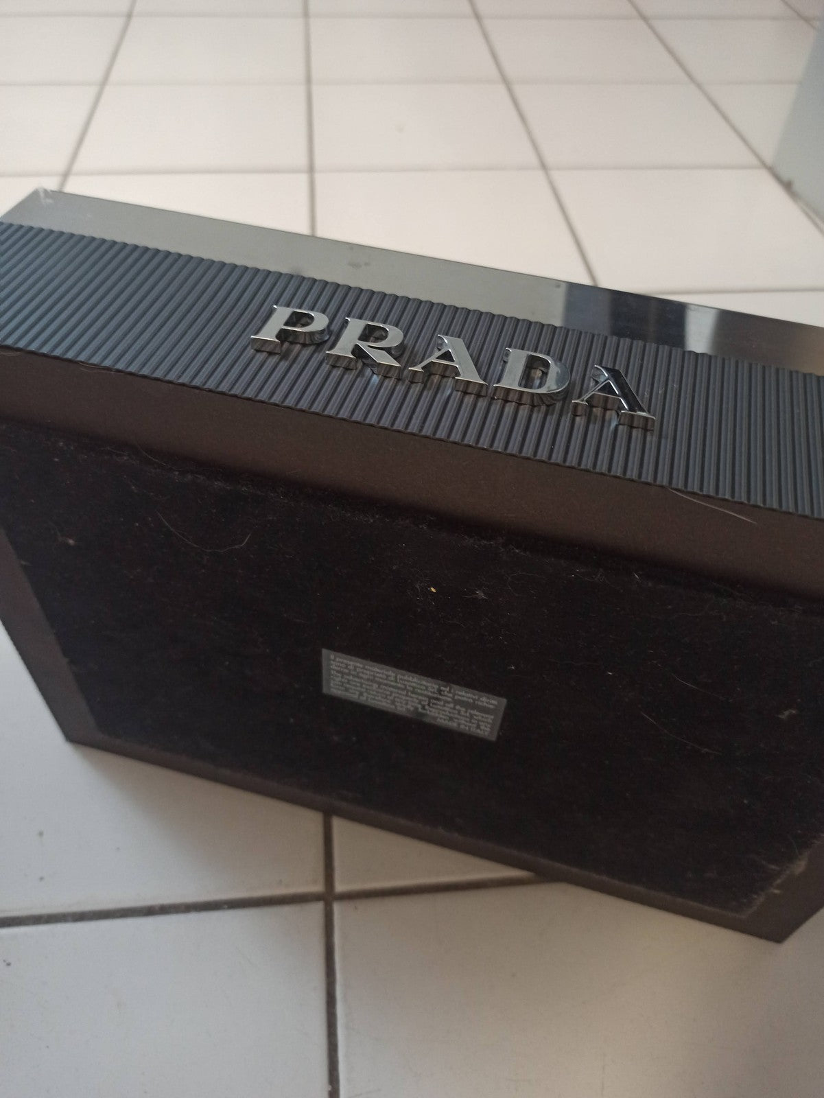 Présentoir ancien Prada vintage rare, objet de collection rétro marque luxe déco