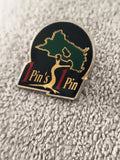 Pin's vintage 1 Pin's 1 Pin silhouette femme carte verte noir émaillé (Ref 8)