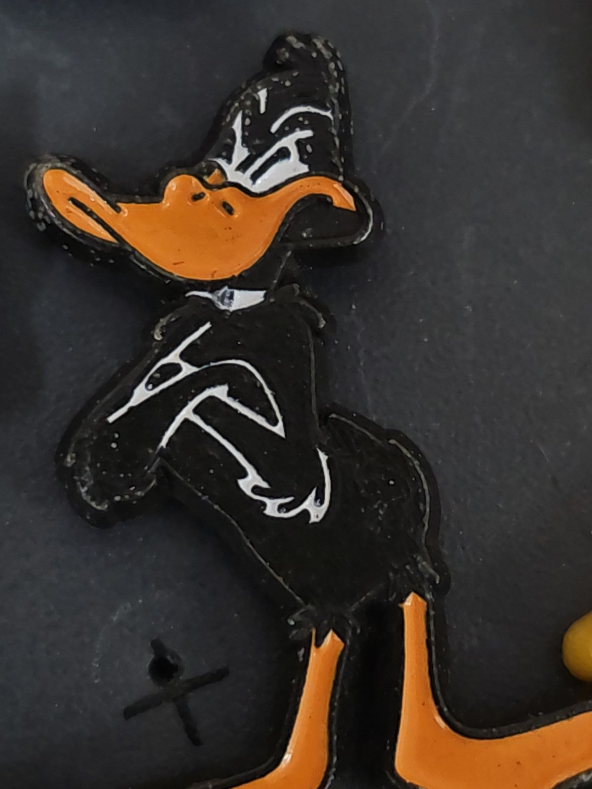 Pin's rétro ancien Daffy Duck Looney Tunes vintage collection dessin animé rare