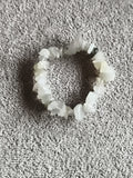 Bracelet élastique pierres naturelles blanches, perles irrégulières, bijou pierr