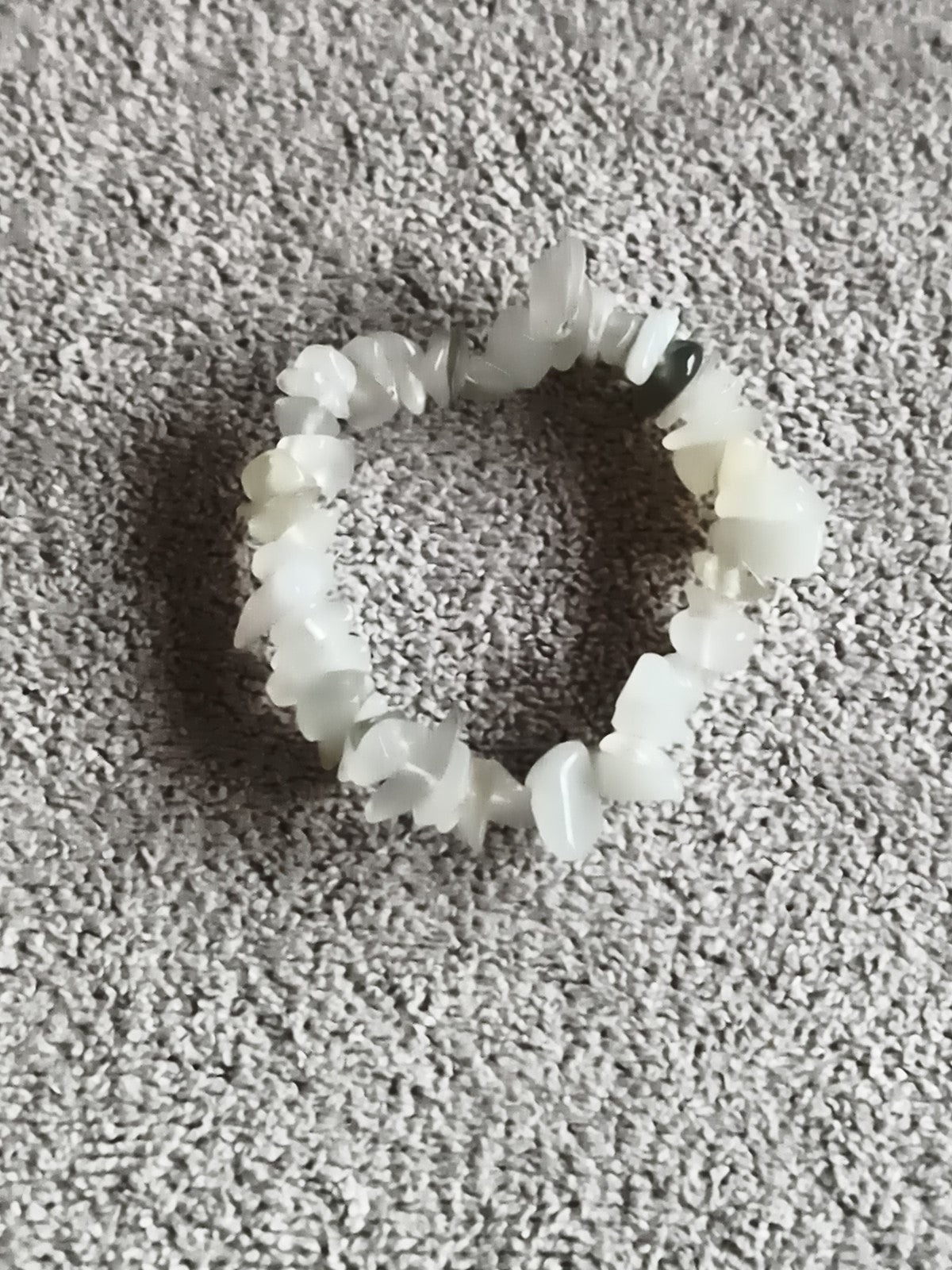Bracelet élastique pierres naturelles blanches, perles irrégulières, bijou pierr