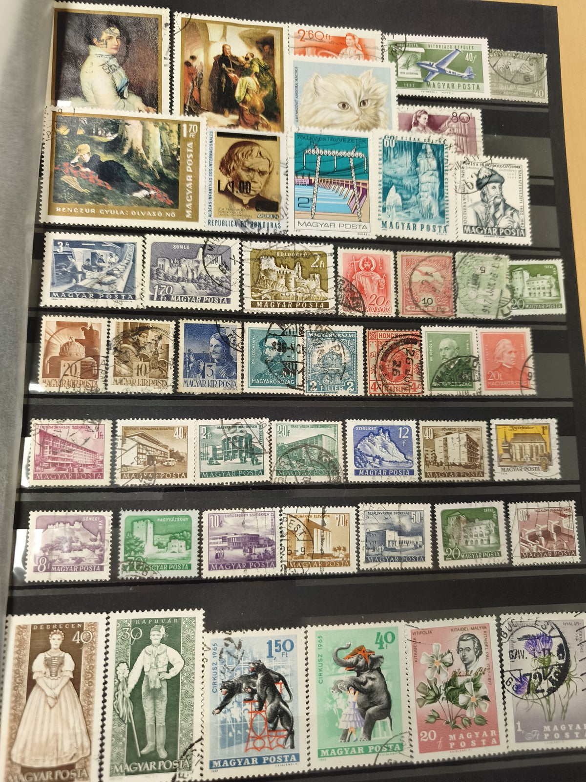 Lot de timbres variés Hongrie Magyar Posta thèmes animaux monuments oblitérés