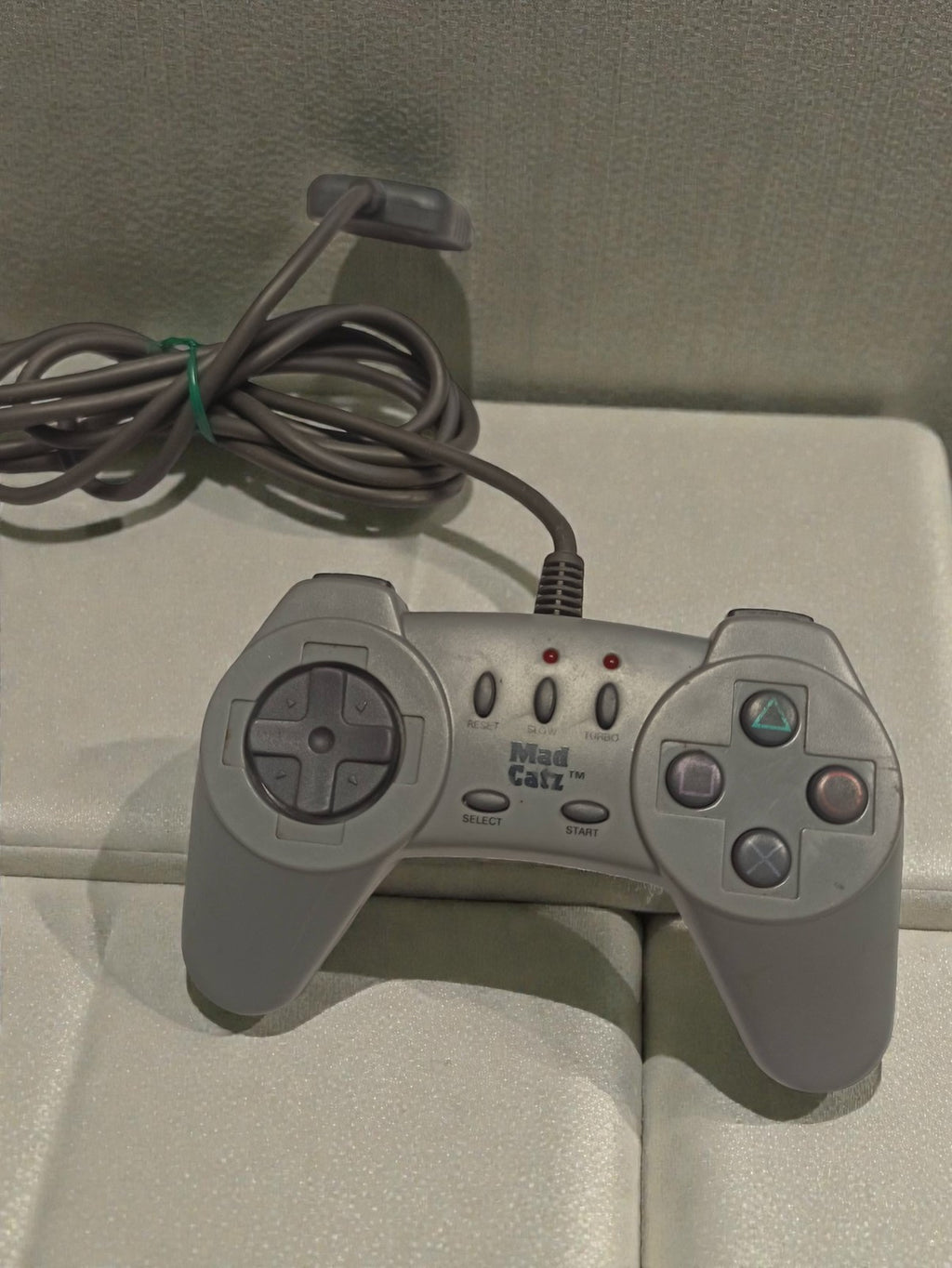 Manette filaire Mad Catz compatible PlayStation PS1, contrôleur de jeu d'occasio