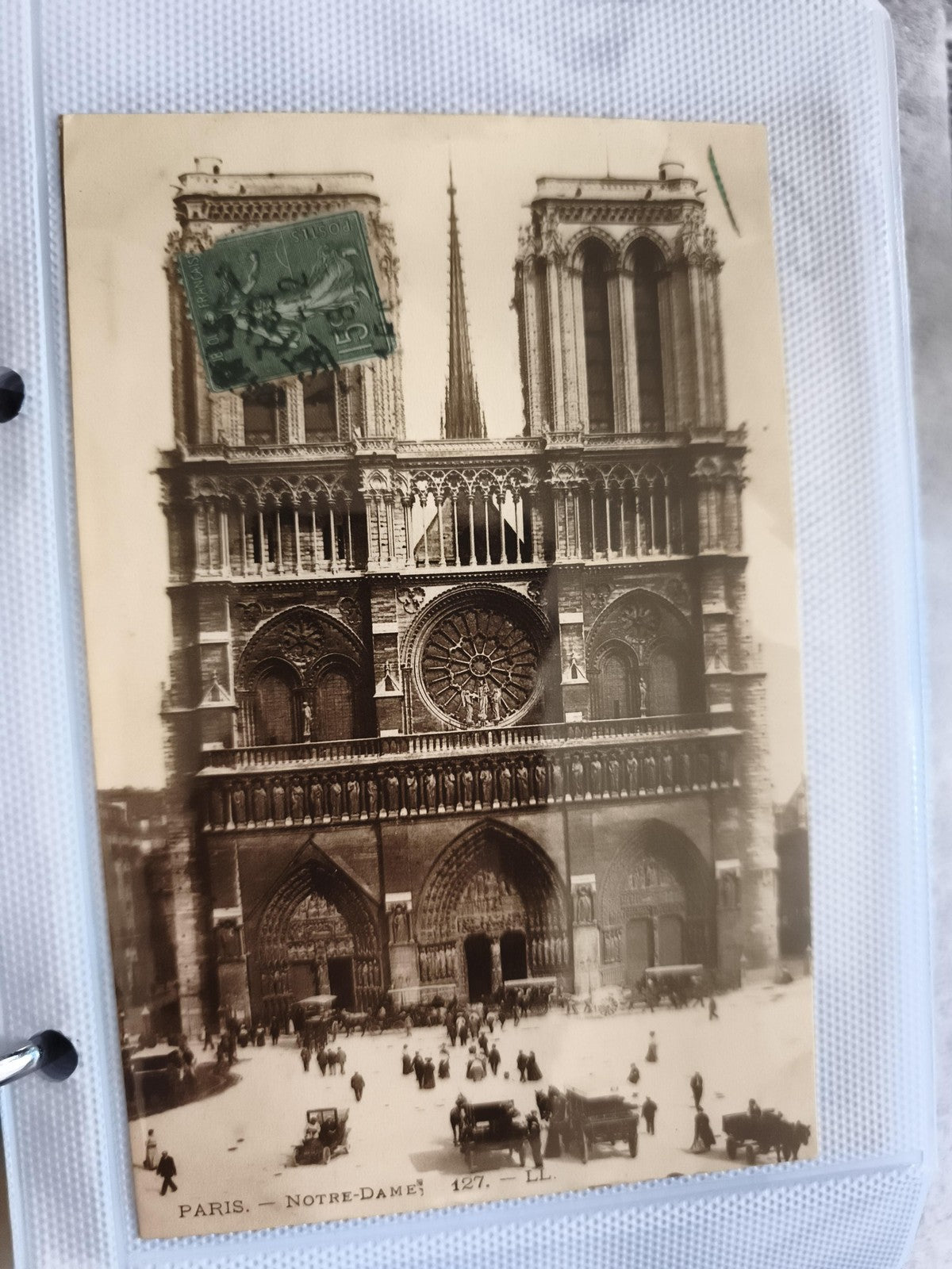 CPA Paris Notre-Dame LL sépia timbre oblitéré façade cathédrale