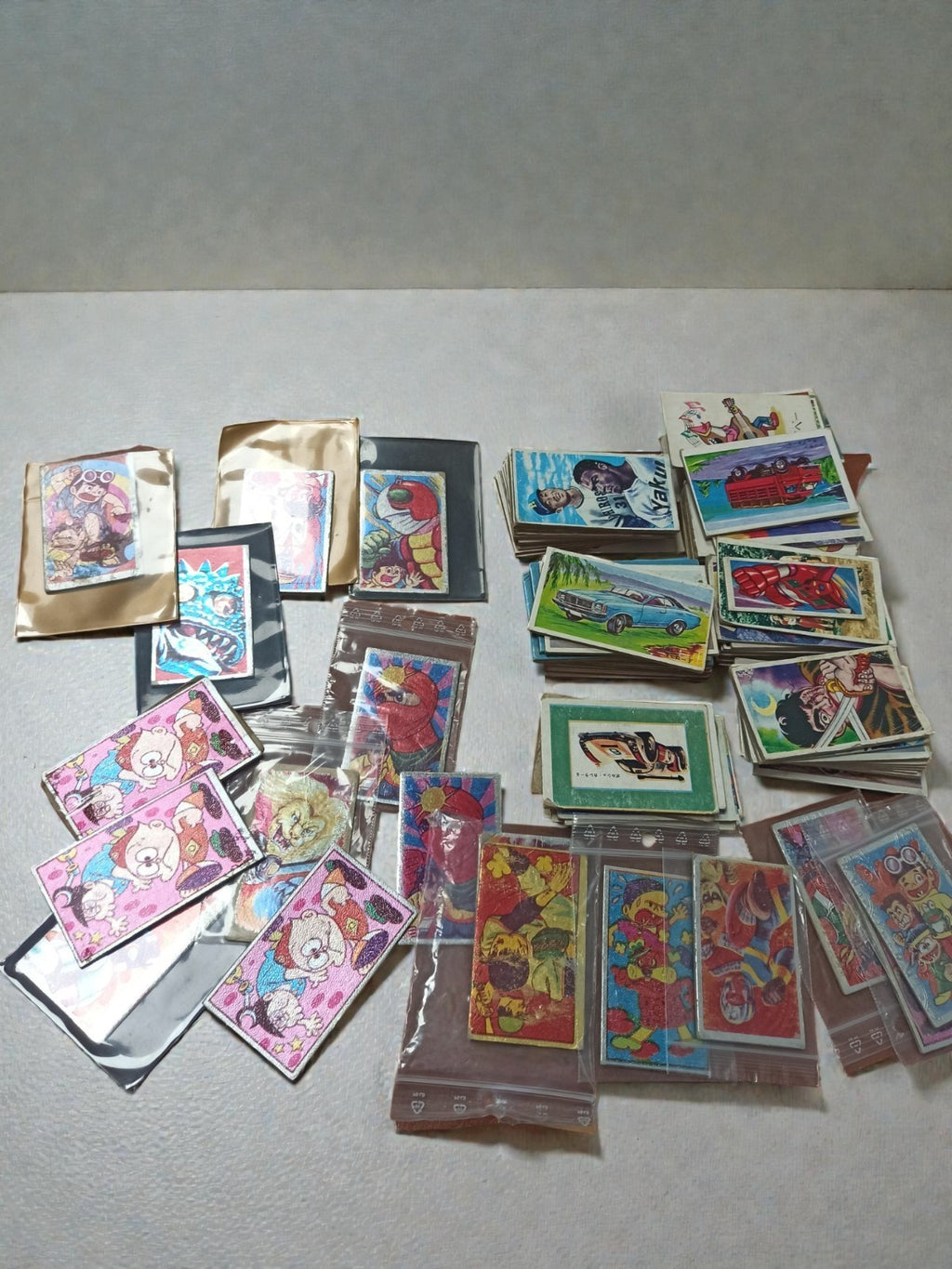 Lot Menko vintage Japon cartes illustrées foils, anime manga rétro
