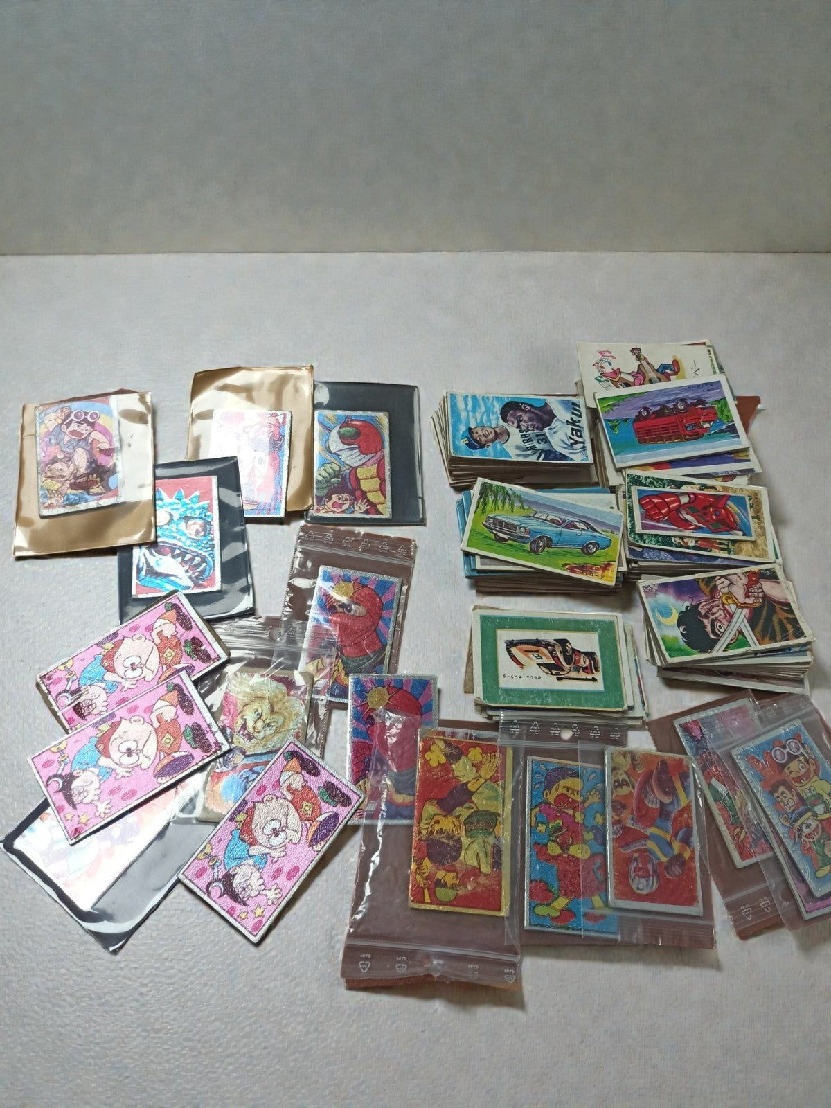 Lot Menko vintage Japon cartes illustrées foils, anime manga rétro