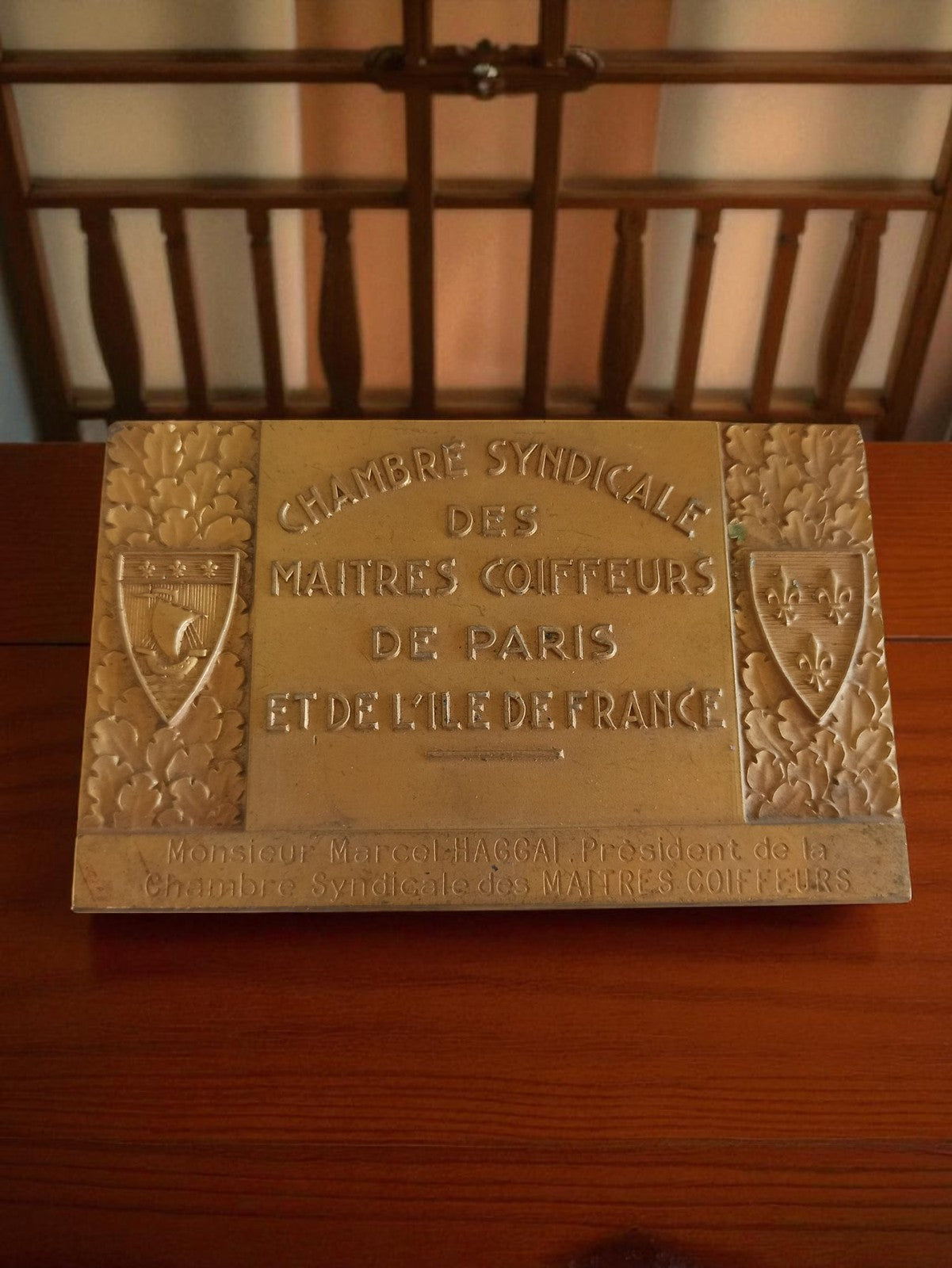 Plaque bronze vintage Chambre Syndicale Maîtres Coiffeurs Paris Ile-de-France