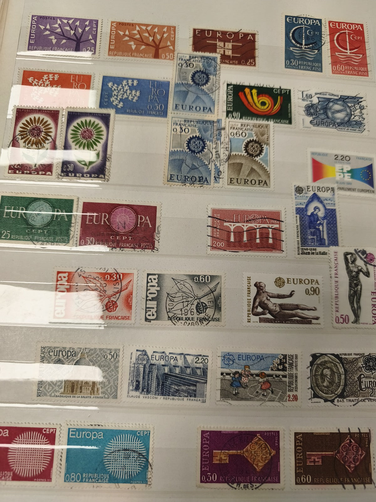 Lot anciens timbres oblitérés France Europa, collection philatélie multicolores