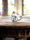Bague fantaisie vintage cœur ajouré perle bleue – création unique T55