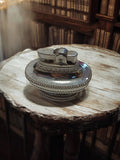 Briquet de table vintage en métal argenté, style rétro ancien déco