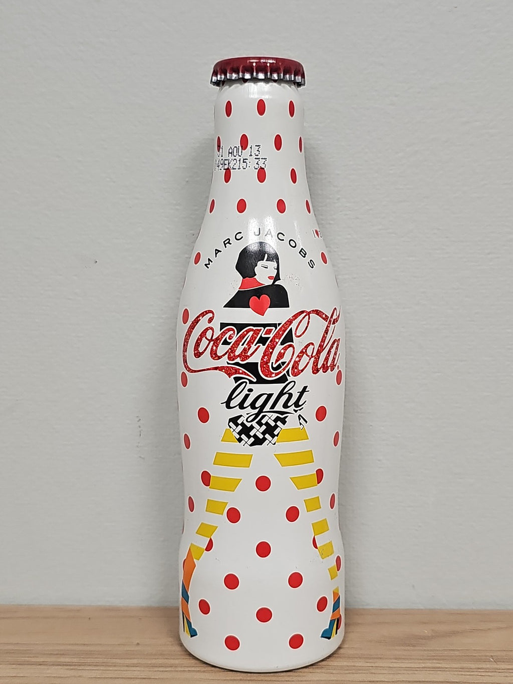 Bouteille Coca Cola pleine édition spéciale Marc Jacobs design original canette