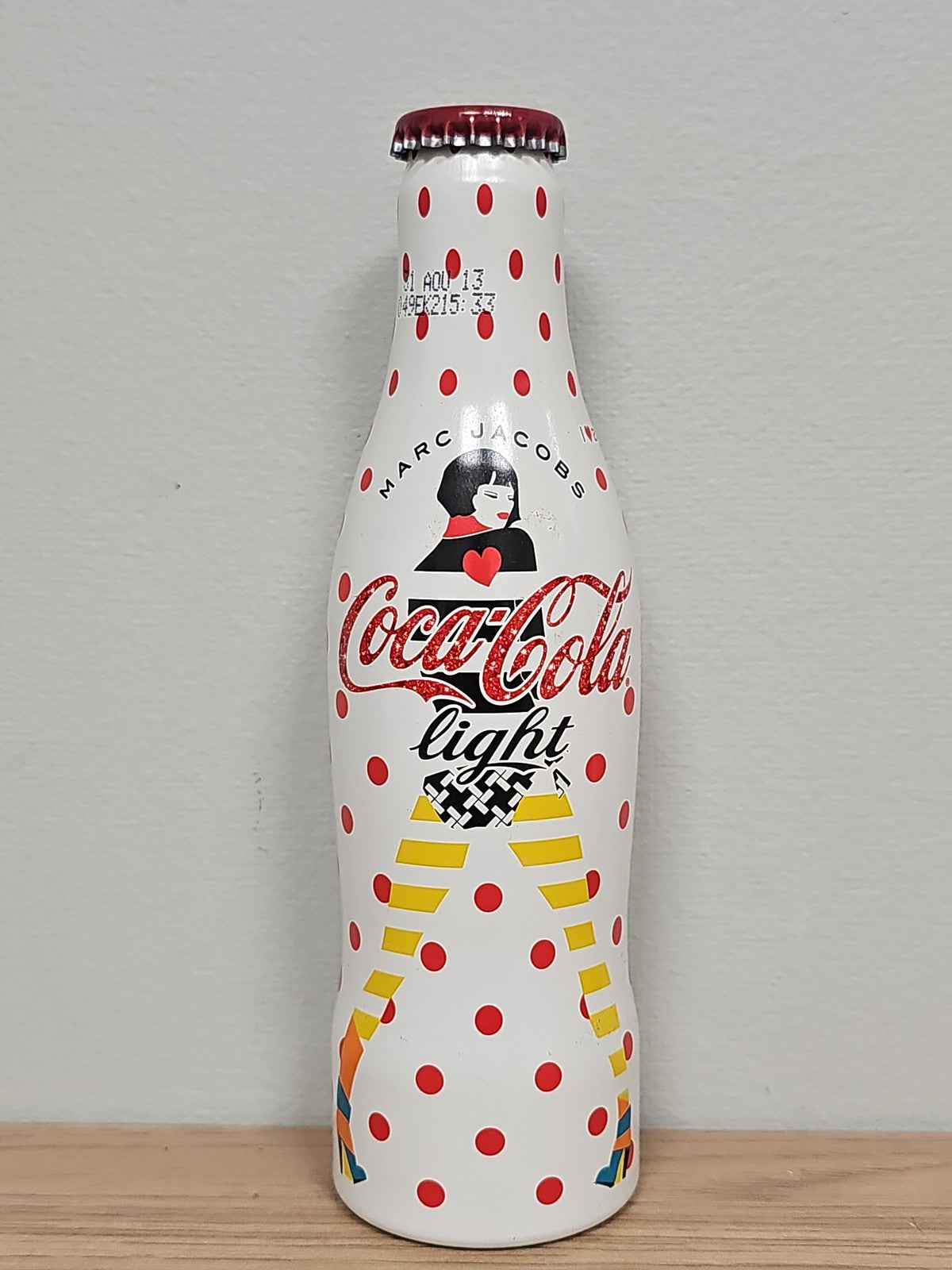 Bouteille Coca Cola pleine édition spéciale Marc Jacobs design original canette