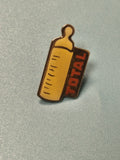 Vintage pin's TOTAL ancien biberon jaune collection publicitaire (Ref 13)