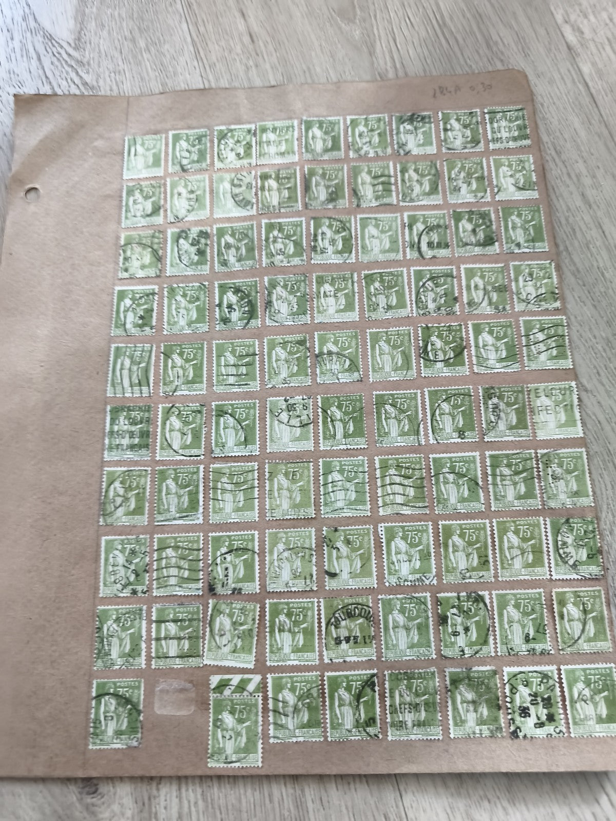 Gros lot timbres anciens Marianne 75c vert planche philatélie étude France