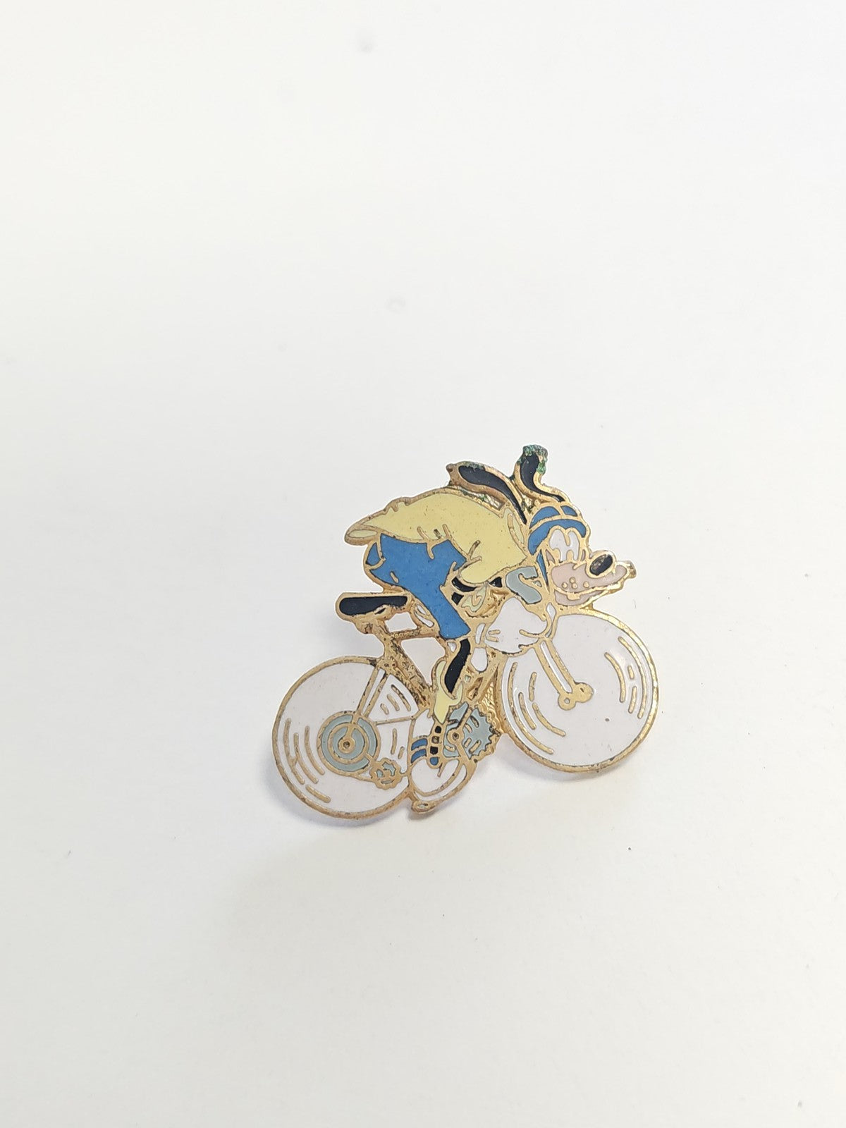 Pin's rétro Disney ancien ? Mickey Mouse à vélo, collection vintage années 90